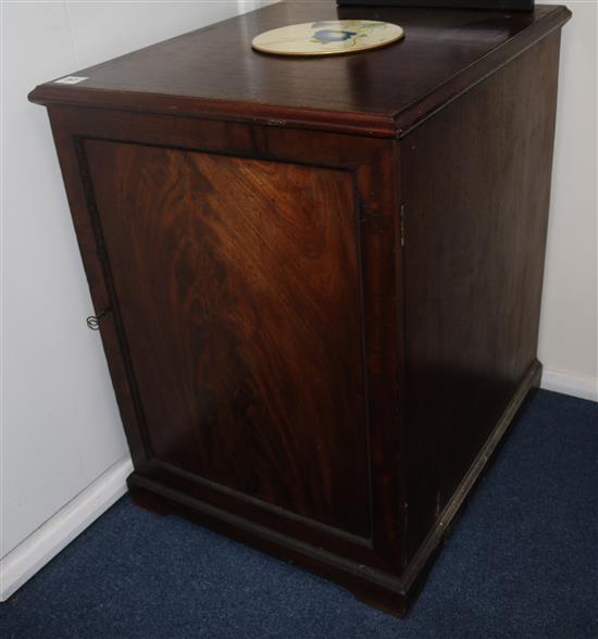 A mahogany cellaret cupboard, W.57cms